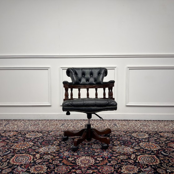 Chaise de bureau Chesterfield Captain Chair Verte – Chaises de bureau, Leather, Wood (photo 2 of 7)