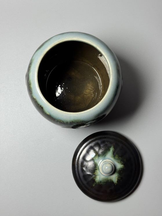 Vaso in ceramica Art Déco con coperchio — Faïencerie De Thulin, Belgio – Oggetti decorativi (photo 5 of 13)