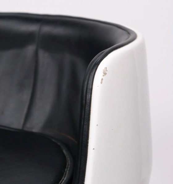 Image 1 of Eero AARNIO  Fauteuil modèle "Cognac" 