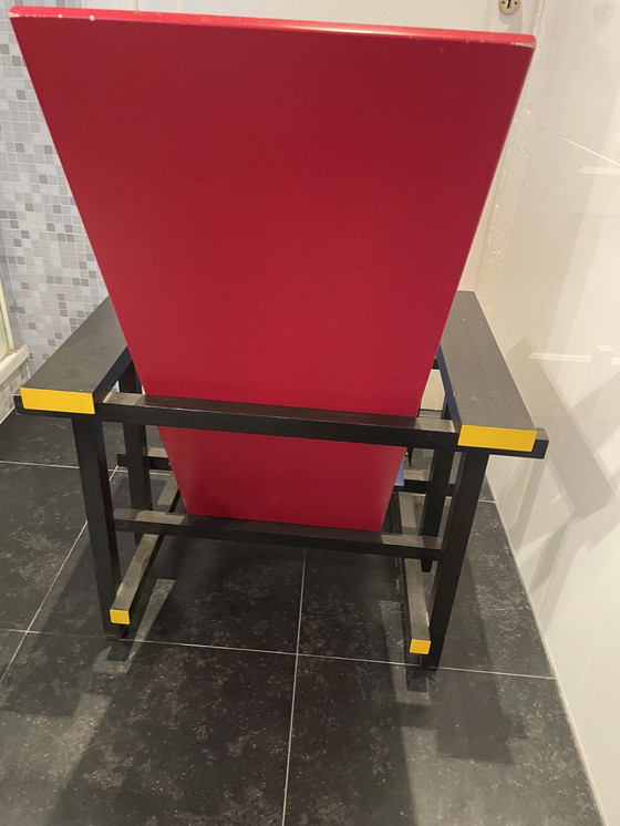 Image 1 of Rietveldstoel van Cassina genummerde editie rood/blauw/ geel