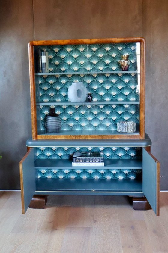 Image 1 of Art-déco-Vitrinenschrank aus Wurzelholz, 1930er Jahre – restauriert in Wellington Green