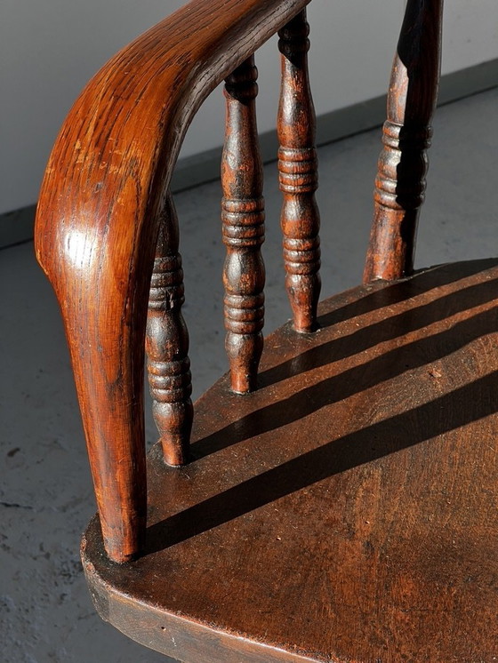 Image 1 of Vintage Windsor armchair in turned and carved wood