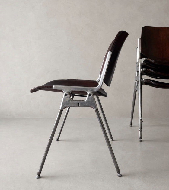 5 sedie Castelli vintage, in legno marrone, con una splendida patina. – Sedie da pranzo, Aluminium, Wood (photo 3 of 15)