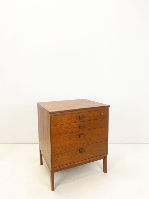 Commode Tibro en teck d'Ulferts