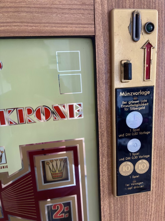 Image 1 of Machine à sous Super Krone vintage – Pièce de collection rare au design rétro