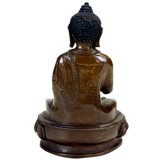 Antieke Nepalese Bronzen Medicijn Boeddha (Bhaisajyaguru) - 13cm - 800g – Beeldhouwkunst (photo 5 of 9)