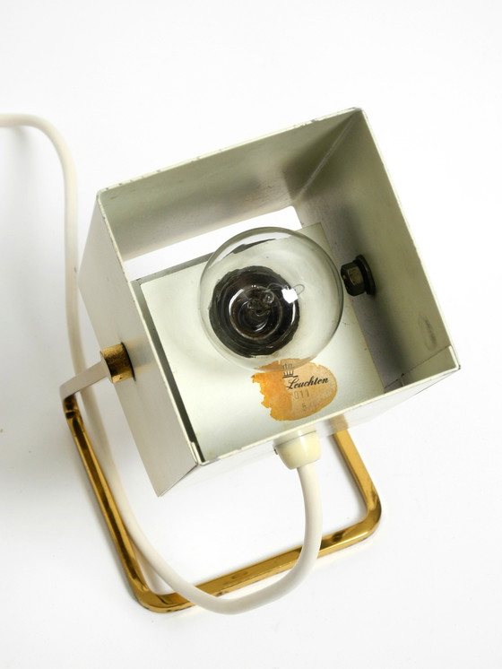 Image 1 of Tolle Mid Century Modern Nachttischlampe aus Metall mit Messingsockel von Kaiser Leuchten