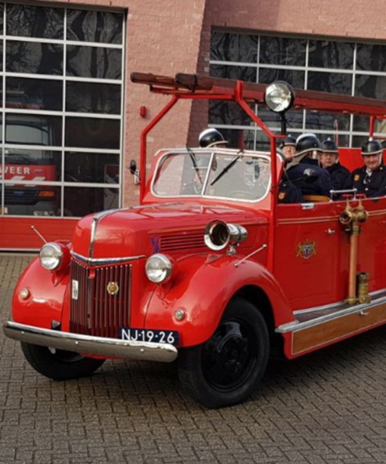 Image 1 of 2 haut-parleurs Whelen Sirene vintage en acier inoxydable de 100 W