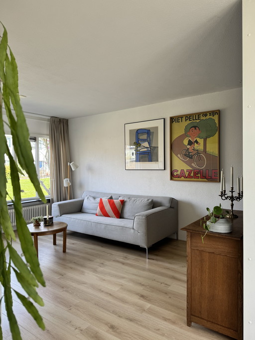 Diseño en stock: Sofá de 3 plazas Bloq en gris ratón.