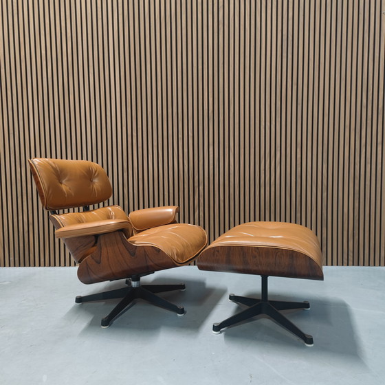 Image 1 of Sillón Vitra Eames con otomana - Palisandro - Cuero color coñac