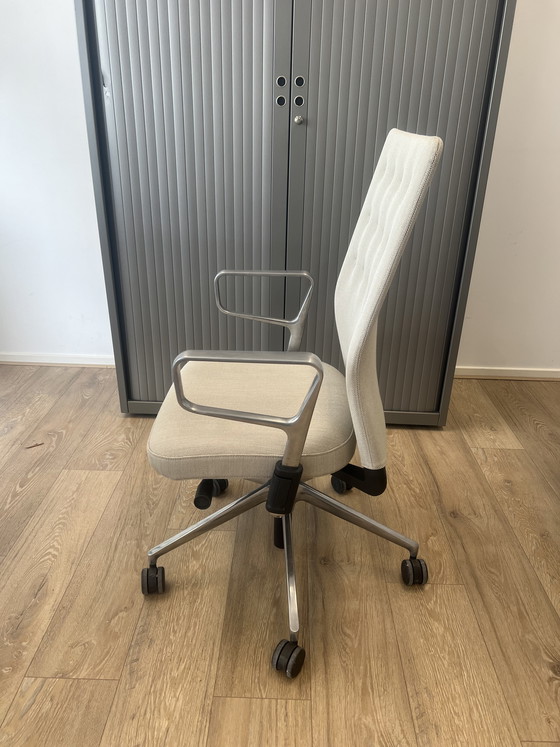 Image 1 of Vitra ID-Zierleiste – Bürostuhl – Sandchrom – 8 Stück verfügbar