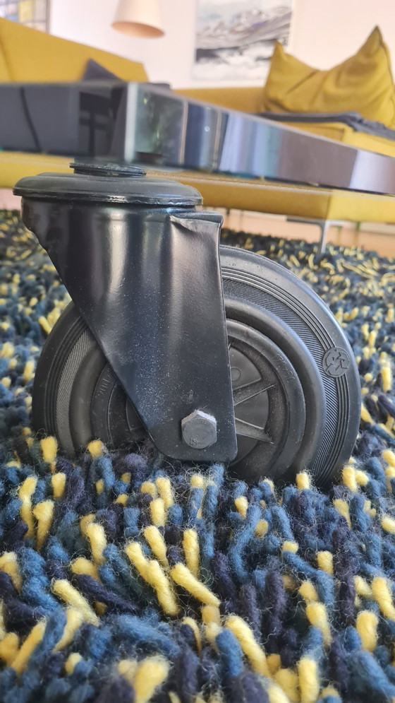 Image 1 of Fontana Arte tavolino con ruote