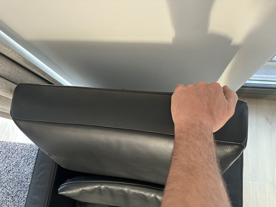 Image 1 of Poltrona girevole in pelle nera di Jori