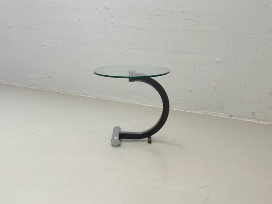 Image 1 of Table d'appoint en verre de style postmoderne avec piètement en fonte, années 1990
