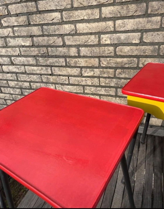 Image 1 of Comodini retrò rossi e gialli