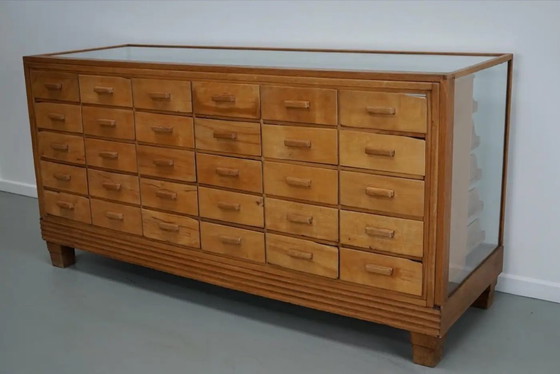 Image 1 of Antieke Britse haberdashery kast / winkeltoonbank in esdoorn en eikenhout, 1920/30s