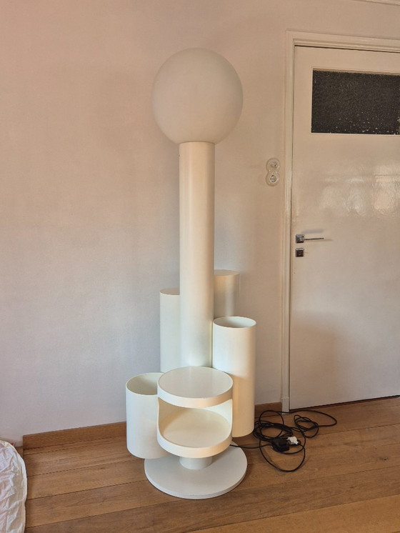 Image 1 of  Gran lámpara de pie con jardinera / mesa auxiliar Close Encounter Christmas Merchant Años 80