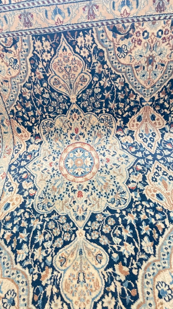 Image 1 of Tapis persan Nain en soie avec certificat