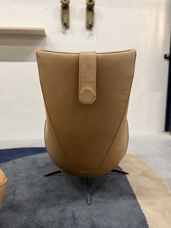 Image 1 of Poltrona relax Jori Griffon con pouf in pelle Lotila