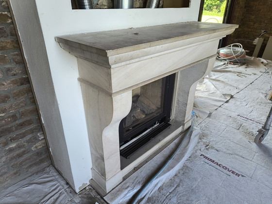 Image 1 of Caminetto a gas Dru con cornice in marmo