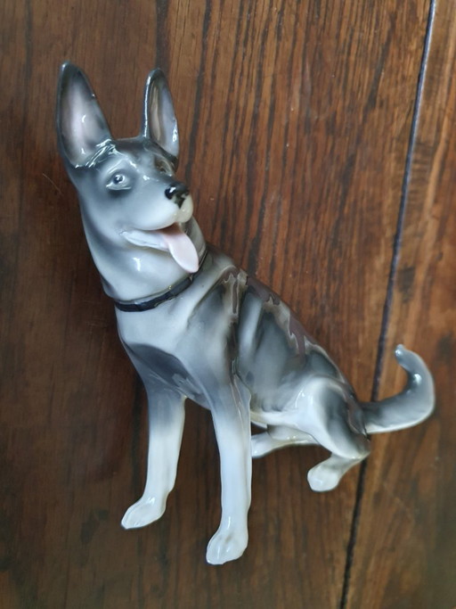 Pfeffer Gotha Skulptur – Deutscher Schäferhund (ca. 1920-1940) – decoratieve objecten, Porcelain (photo 2 of 13)
