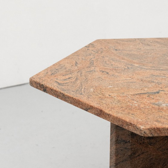 Couchtisch aus Granit aus den 70er Jahren – Couchtische, Stone (photo 8 of 13)