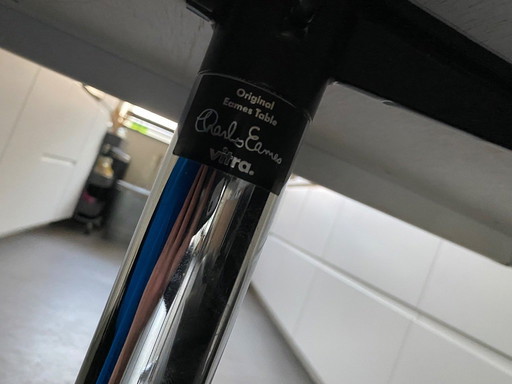 2 Vitra Charles Eames table legs