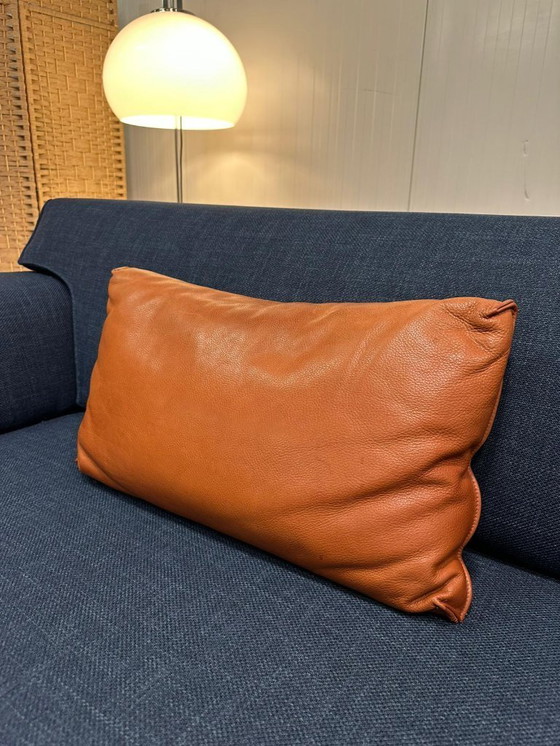 Image 1 of 2x Diseño original en cojín lumbar de serie