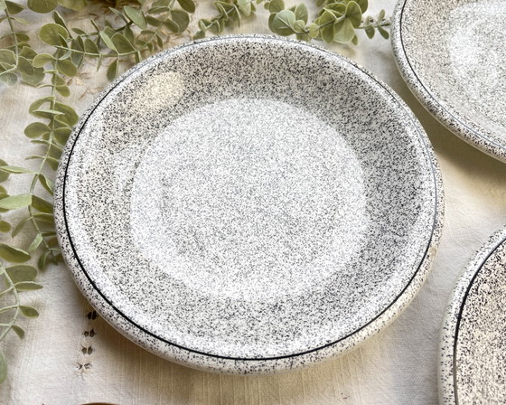3 assiettes italiennes en faïence mouchetée noir et blanc – Vaisselle, Modern (photo 3 of 9)