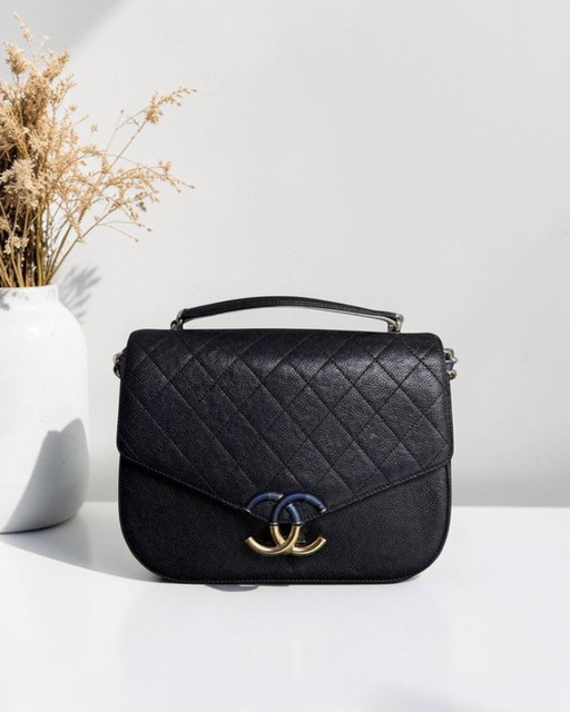 Chanel Coco Curve Cuba - Caviale medio, nero, finiture dorate