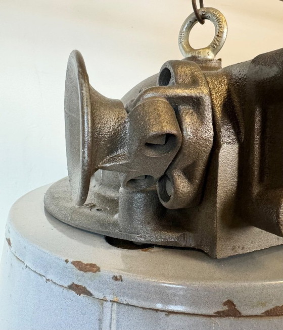 Image 1 of Grande lampada a sospensione industriale in ghisa e smalto grigio, anni '60