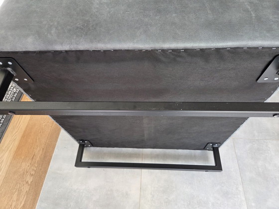 Image 1 of Grote leren poef/hocker in grijs/jeansblauw leder.