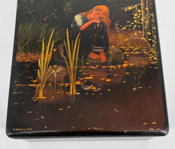 Image 1 of Hand-painted Russian lacquer box “Alyonushka” – Kholuy – vintage collectible