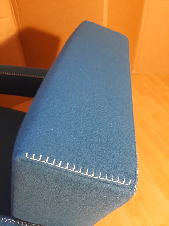 Image 1 of Cassina Utrecht 637, nueva, nunca usada, en tela de lana azul petróleo (serie 13L), costuras de caballo