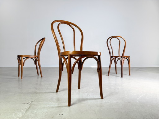 Lot de 3 chaises en bois courbé Semblable à Thonet No 18 Midcentury Chaise de bistrot