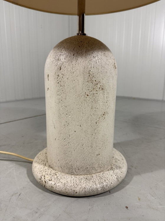 Image 1 of Lámpara de mesa italiana de travertino de mediados de siglo, década de 1960.