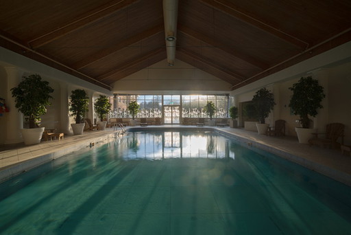 Piscina vacía — fotografía en color impresa en una caja de luz de 100x150 cm.
