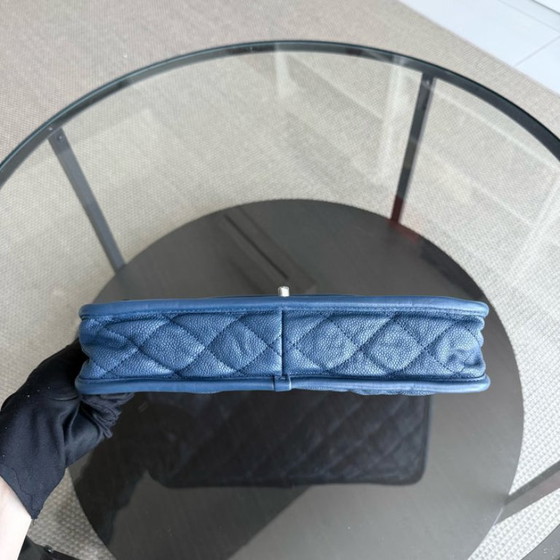 Image 1 of Chanel French Riviera – Gestepptes Kalbsleder mit Caviar-Muster, blau-silberne Beschläge, Serie 15
