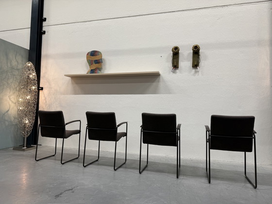 Image 1 of 4 chaises de salle à manger Leolux Talos, couleur feutre marron