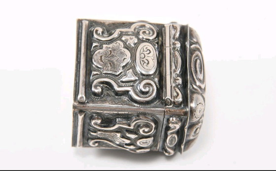 Image 1 of Bellissima scatola in miniatura in argento sterling con coperchio, datata 1864, monogrammata