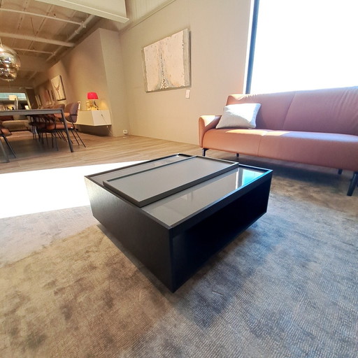 Italian design Close coffee table