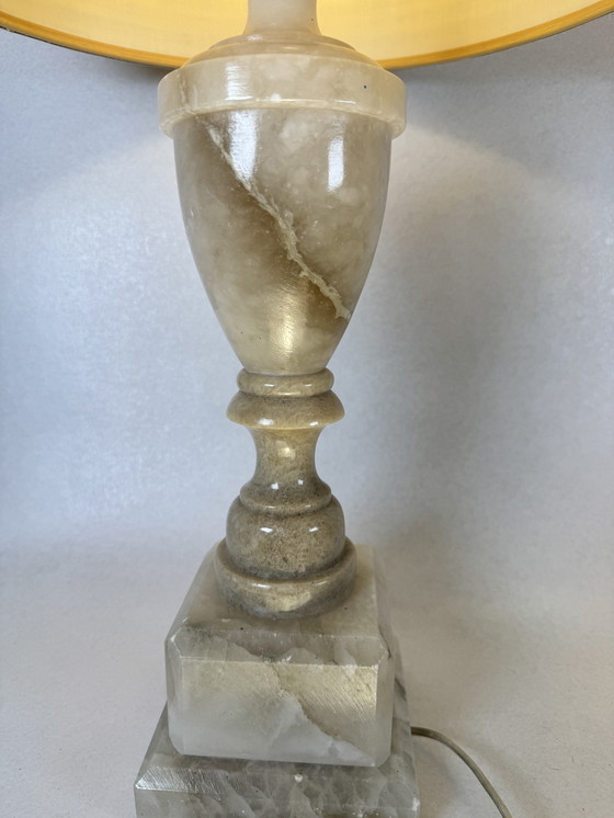 Image 1 of Elegant vintage table lamp made of alabaster and marble - warm light, timeless class