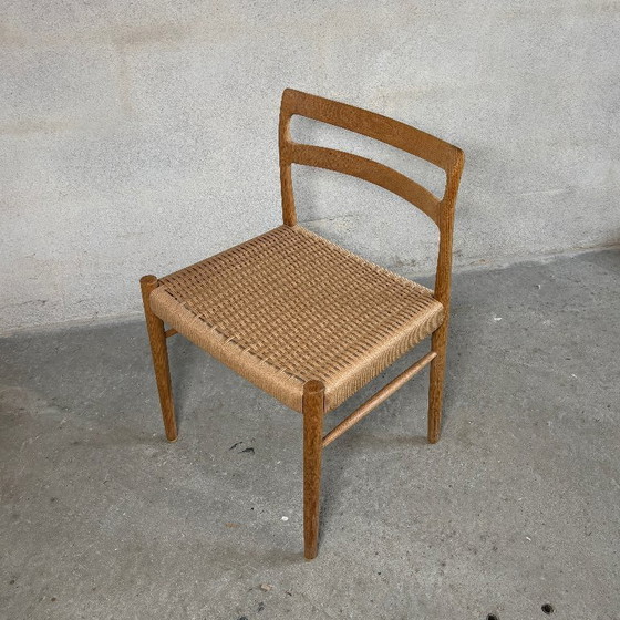 Image 1 of (12x) eikenhouten eetkamerstoelen van Søren Willadsen – Gerestaureerd deens vintage design