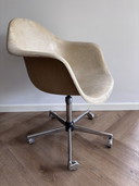 Beautiful vintage Eames Fiberglass Armchair by Herman Miller, designed by the iconic design duo Charles and Ray Eames