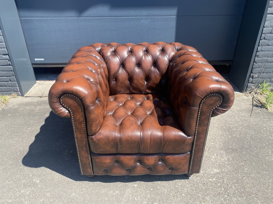 Image 1 of Due bellissime poltrone Chesterfield inglesi, sigari, cognac