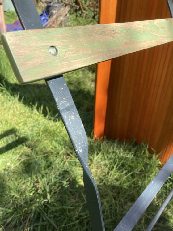 Image 1 of Conjunto de bistró antiguo de hierro forjado: mesa y sillas plegables de la década de 1930.