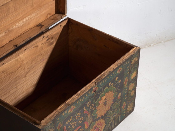 Antique painted Chinese trunk in pine wood – China, circa 1900 – Storage cabinet (photo 20 of 40)