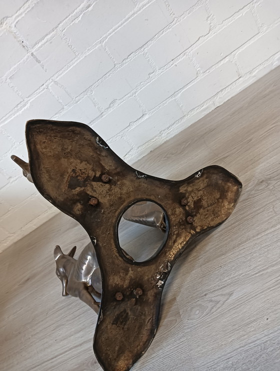 Image 1 of Coffee table, 3 Greyhounds as standard. Heavy, brass or bronze.