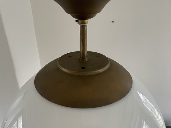 Image 1 of Lampada a sospensione Art Déco XXL - Opalino e ottone