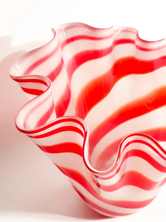 80s White and Red Murano Glass Handkerchief Vase (photo 10 of 13)